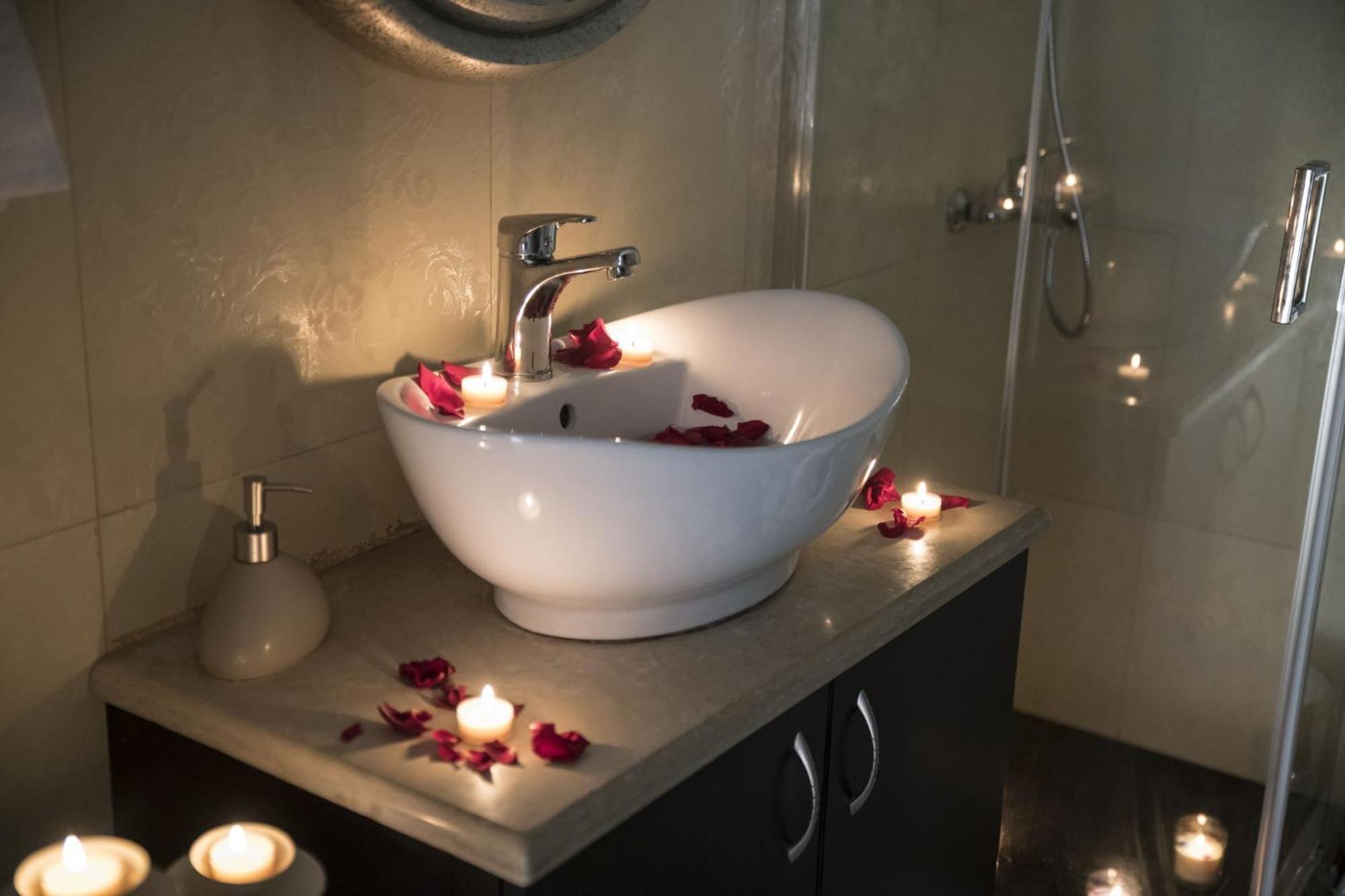 Kleopatra Deluxe Apartment With Jacuzzi Kamilari Luaran gambar